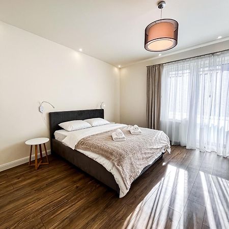 La Teatru - 2Bd Apartment Near Theatre And Old Town Braşov Exterior foto