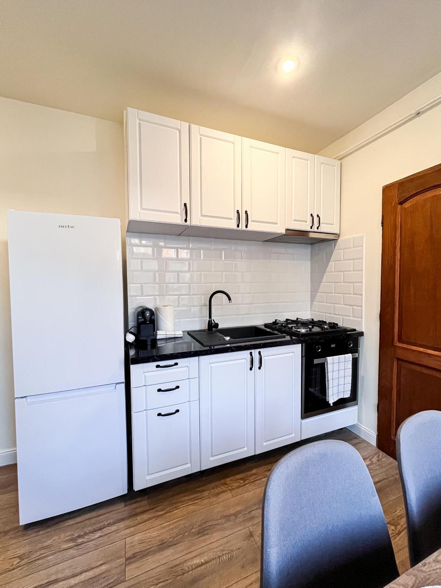 La Teatru - 2Bd Apartment Near Theatre And Old Town Braşov Exterior foto
