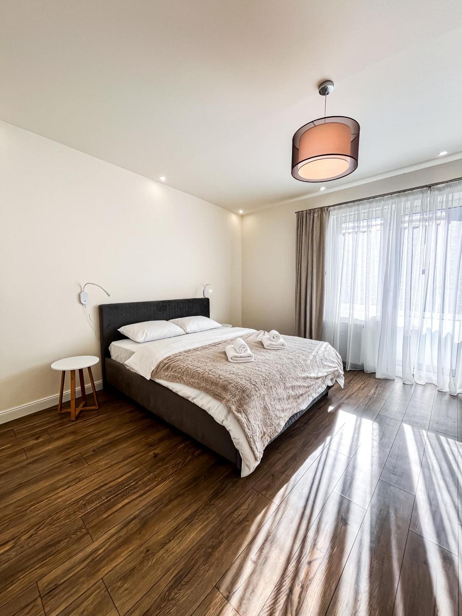 La Teatru - 2Bd Apartment Near Theatre And Old Town Braşov Exterior foto