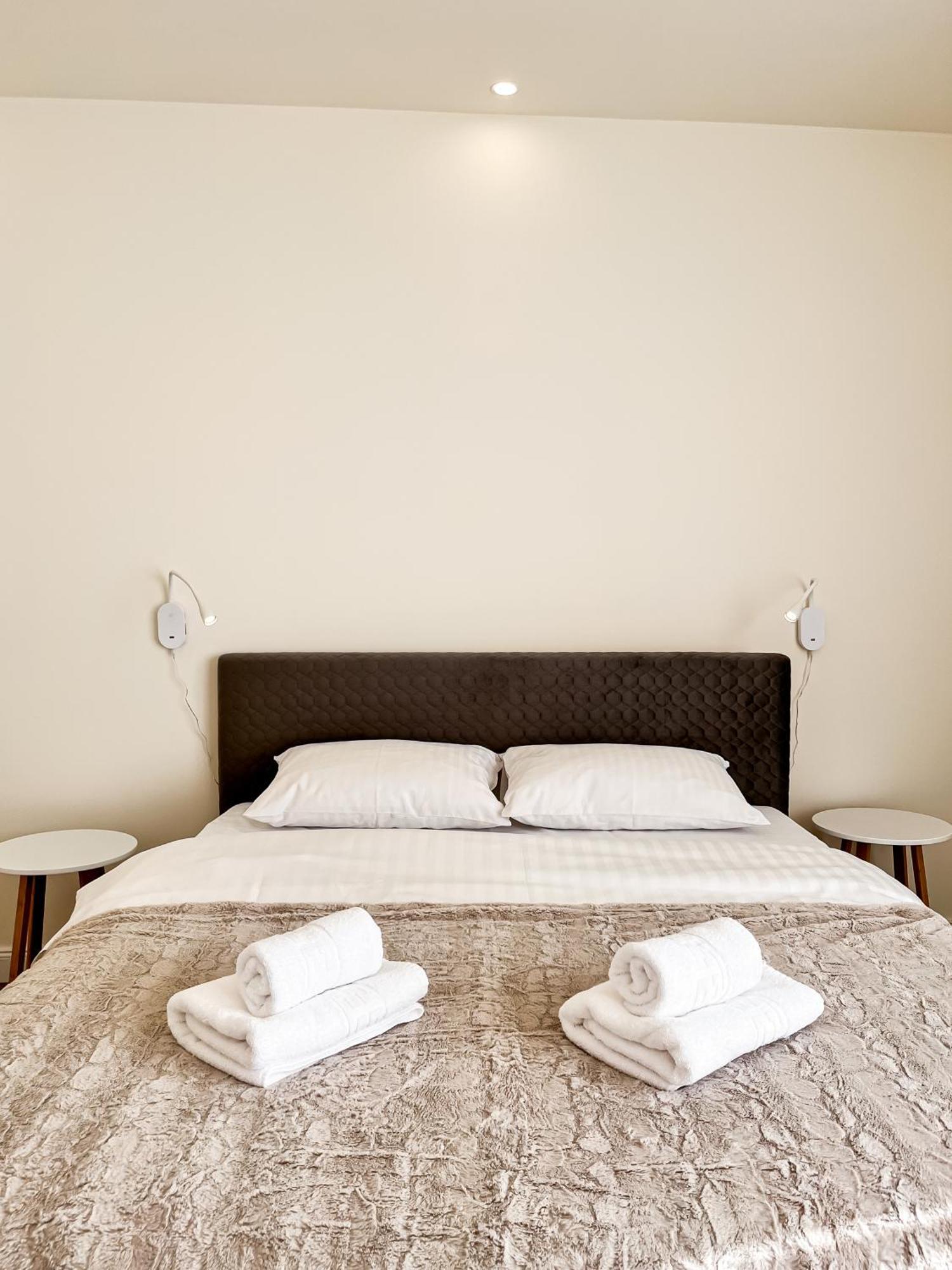 La Teatru - 2Bd Apartment Near Theatre And Old Town Braşov Exterior foto