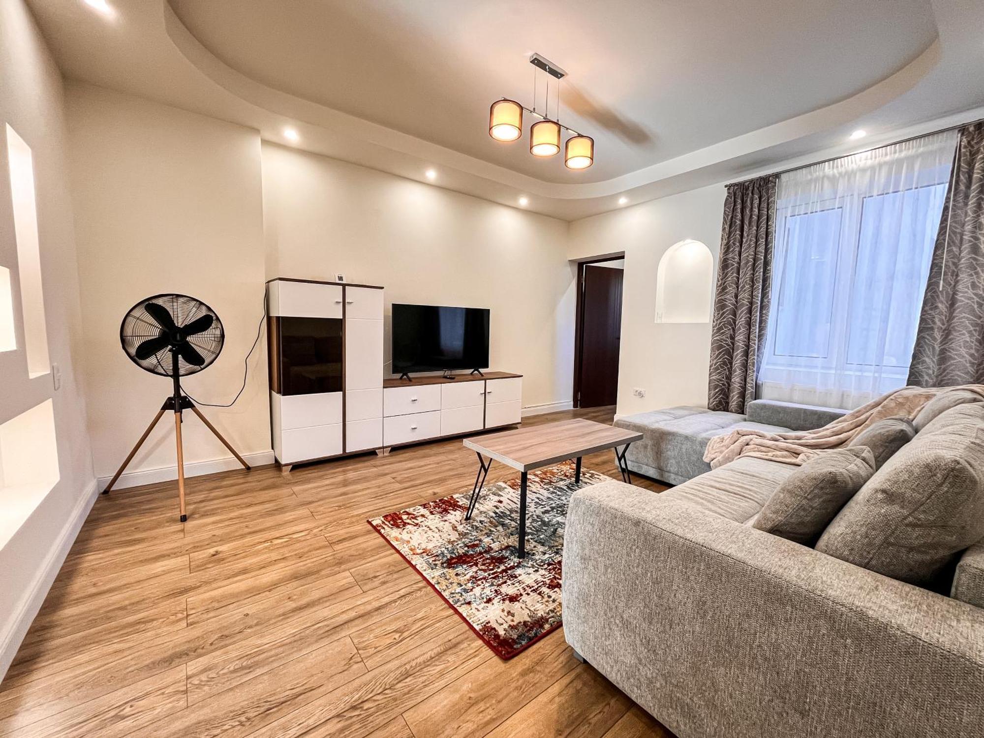 La Teatru - 2Bd Apartment Near Theatre And Old Town Braşov Exterior foto